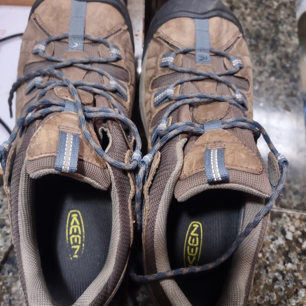 Keens hiking, men's 9.5 shoes